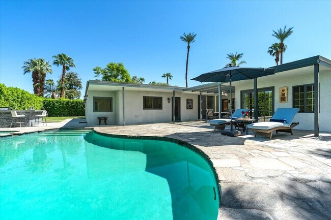Building Photo - 76140 Fairway Dr