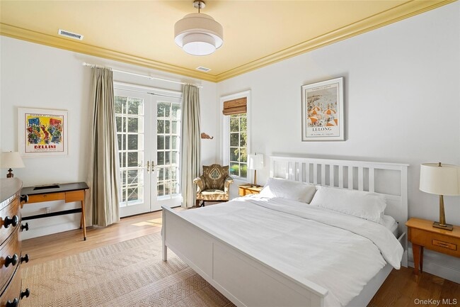 Building Photo - 4 Oakland Ln