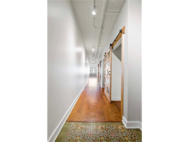 Building Photo - 2929 Chicago Ave