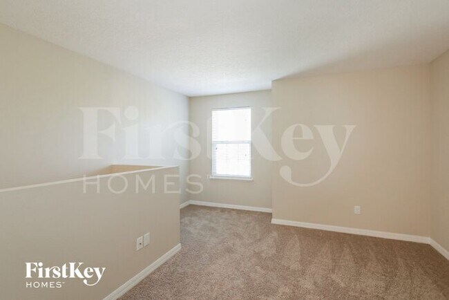 Building Photo - 10226 Magnolia Hills Dr