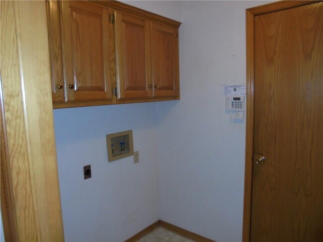 Building Photo - 1206 Windsor Pl