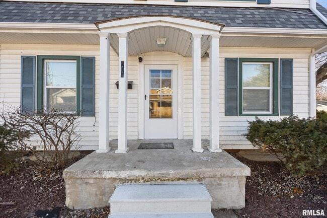 Building Photo - 400 E Virginia Ave