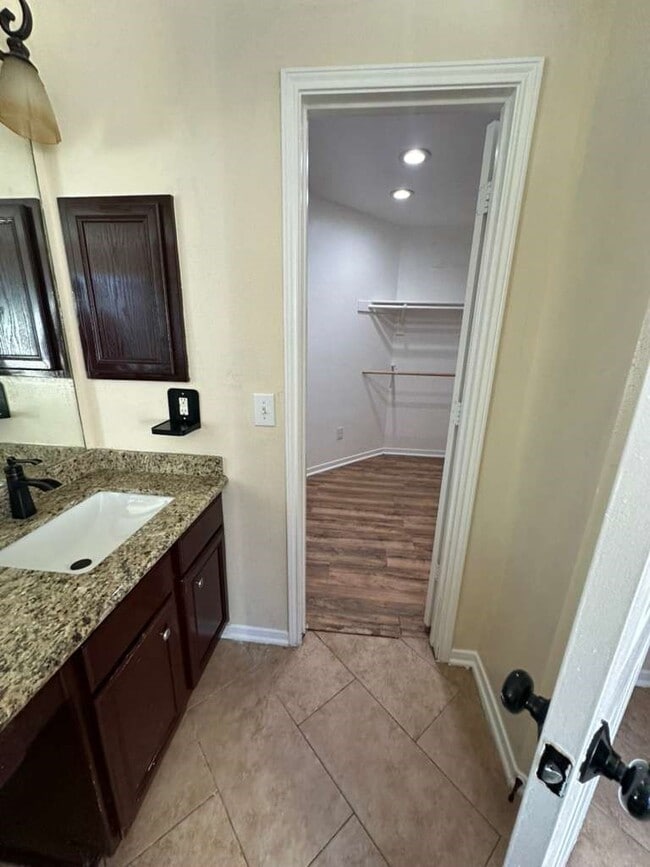 Building Photo - 5718 Straight Way