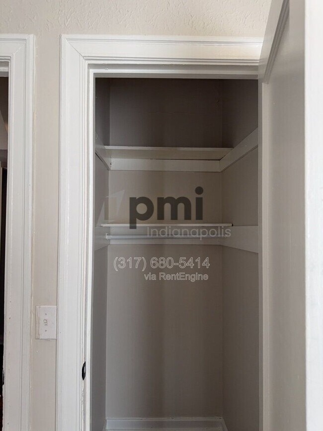 Building Photo - 1 W 28th St