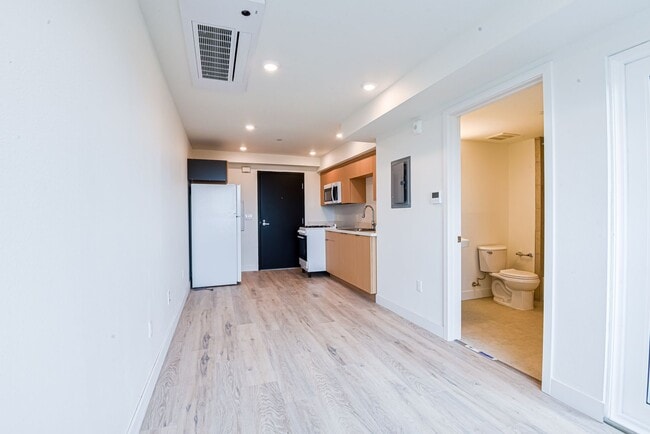 Building Photo - 7410 S Avalon Blvd