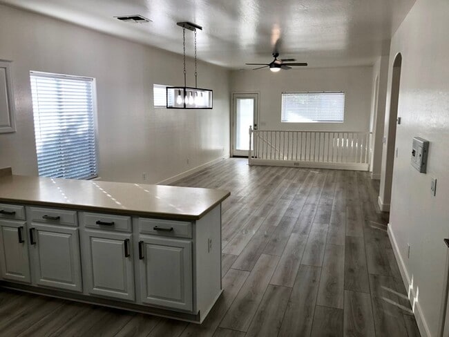 Building Photo - 3533 E Joseph Way