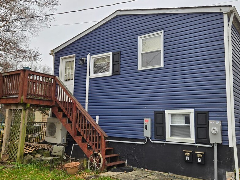 Primary Photo - 1225 Seneca Rd