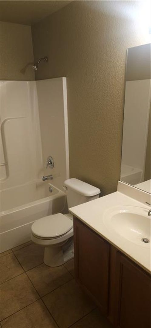 Building Photo - 193-195 S Pinyon Point