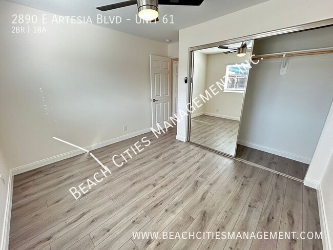 Building Photo - Remodeled 2 Bedroom, 1 Bath with 1 Parking...