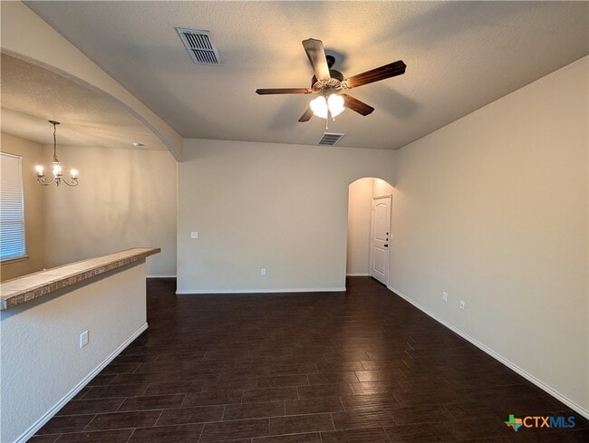 Building Photo - 669 Creekside Cir