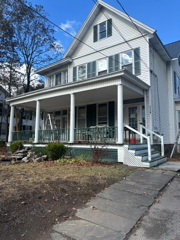 Building Photo - 174 Main St