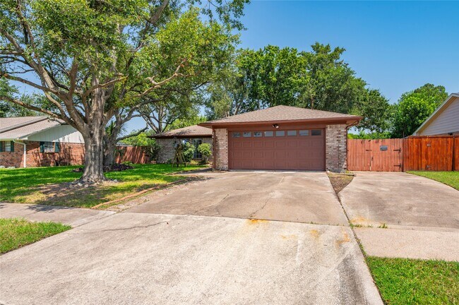 Building Photo - 2906 Heatherwood Dr