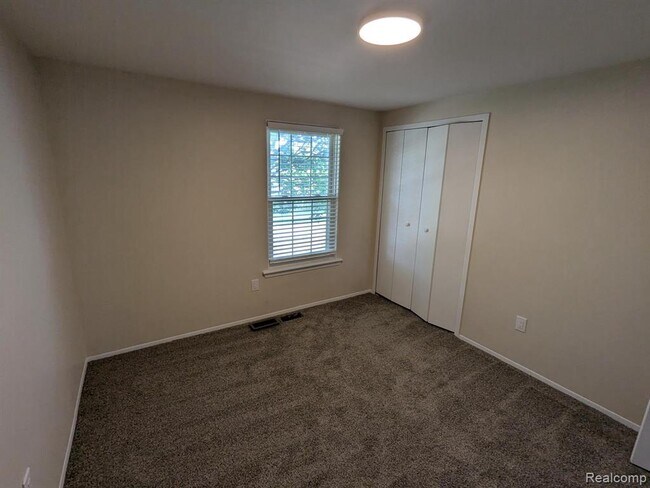 Building Photo - 1344 Revere Dr