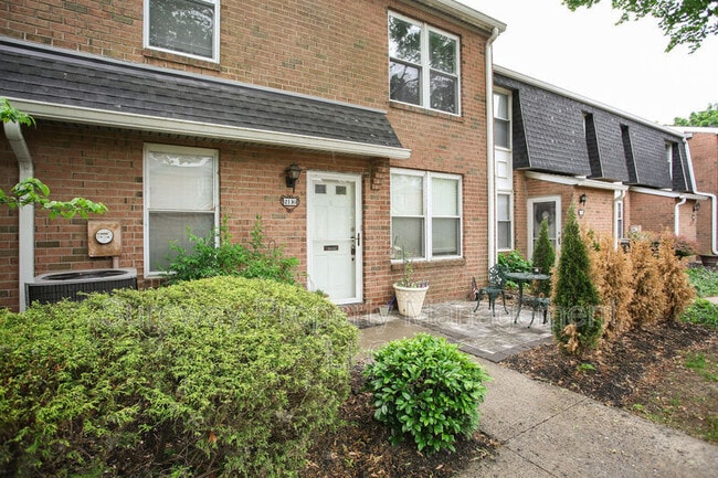 Building Photo - 2116 Harbour Dr
