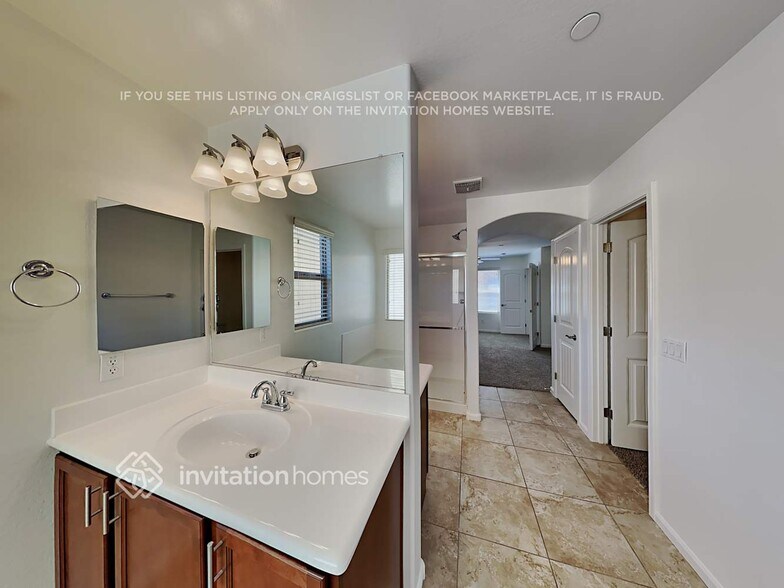 Building Photo - 1407 S Moccasin Trail