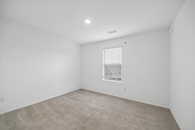 Building Photo - 22014 Birchwood River Trl