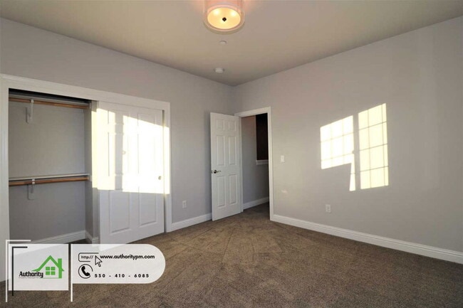 Building Photo - 1353 Browning St