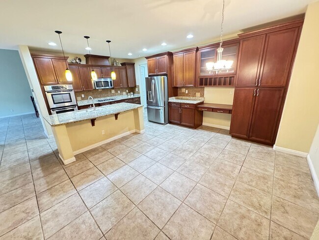 Building Photo - Spacious 4 Bedroom Home with Private Pool!