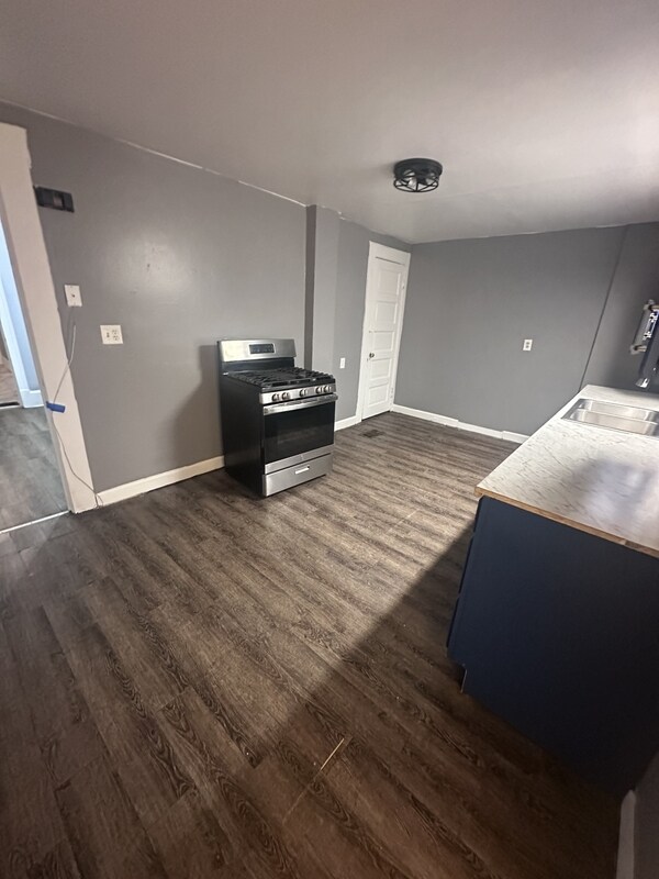 Building Photo - 9415 Edmunds Ave