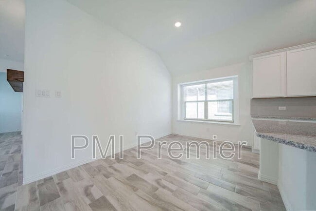 Building Photo - 14817 Equine Trail