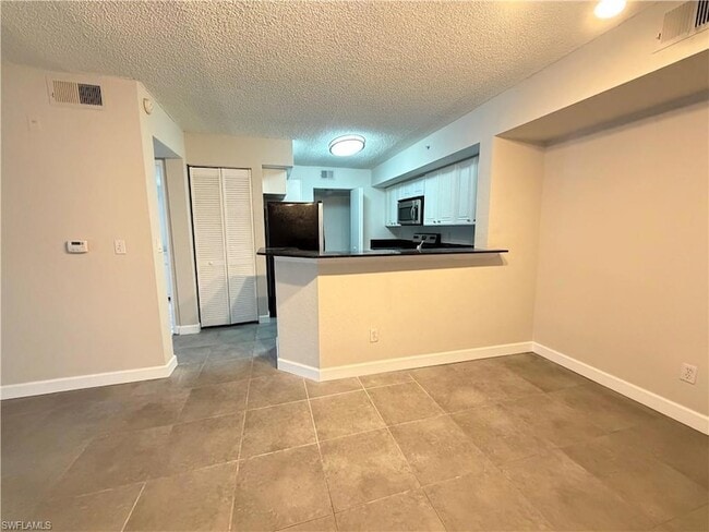Building Photo - 8245 Ibis Club Dr