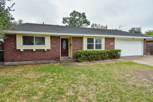 Building Photo - 9615 Beverly Hill St