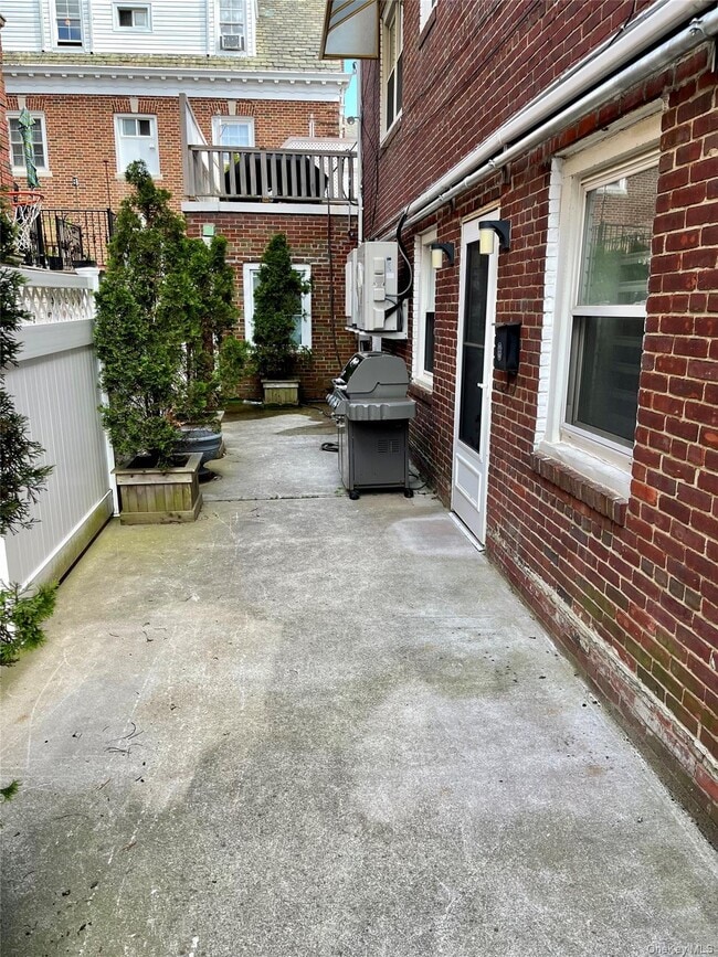 Building Photo - 133-09 Rockaway Beach Blvd