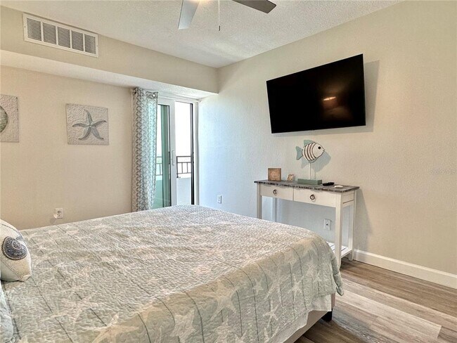 Building Photo - 851 Bayway Blvd