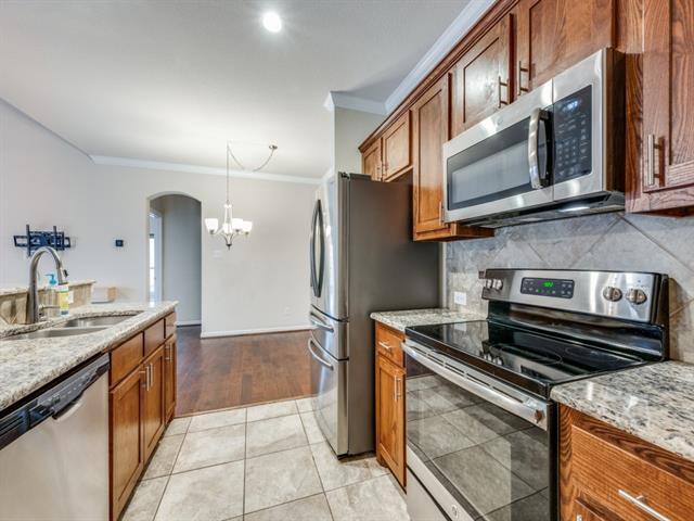 Building Photo - 2209 Highland Villa Ln