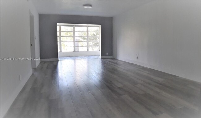 Building Photo - 8101 SW 24th Ct