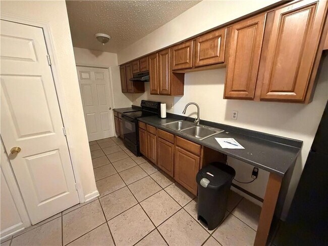 Building Photo - 3708 Shangri-La Dr