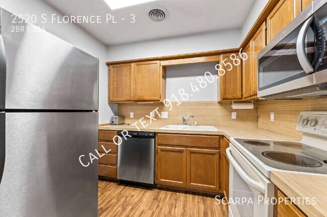 Building Photo - 2520 S Florence Pl