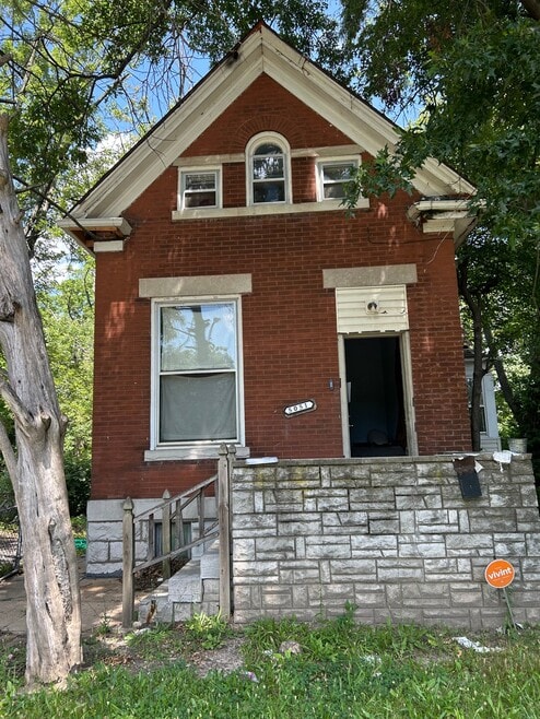 Building Photo - 5051 Thrush Ave