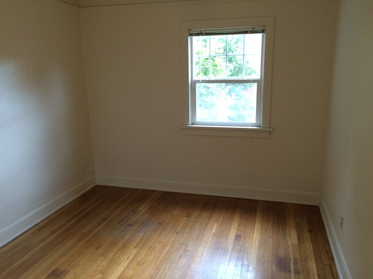 Building Photo - 3087 SE Ankeny St