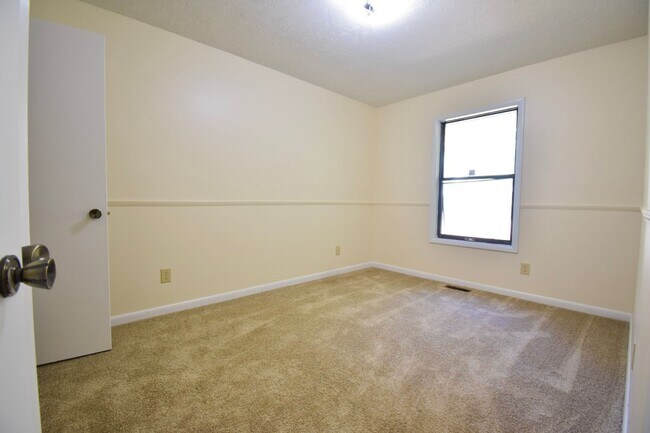 Building Photo - 5924 Dalton Rd