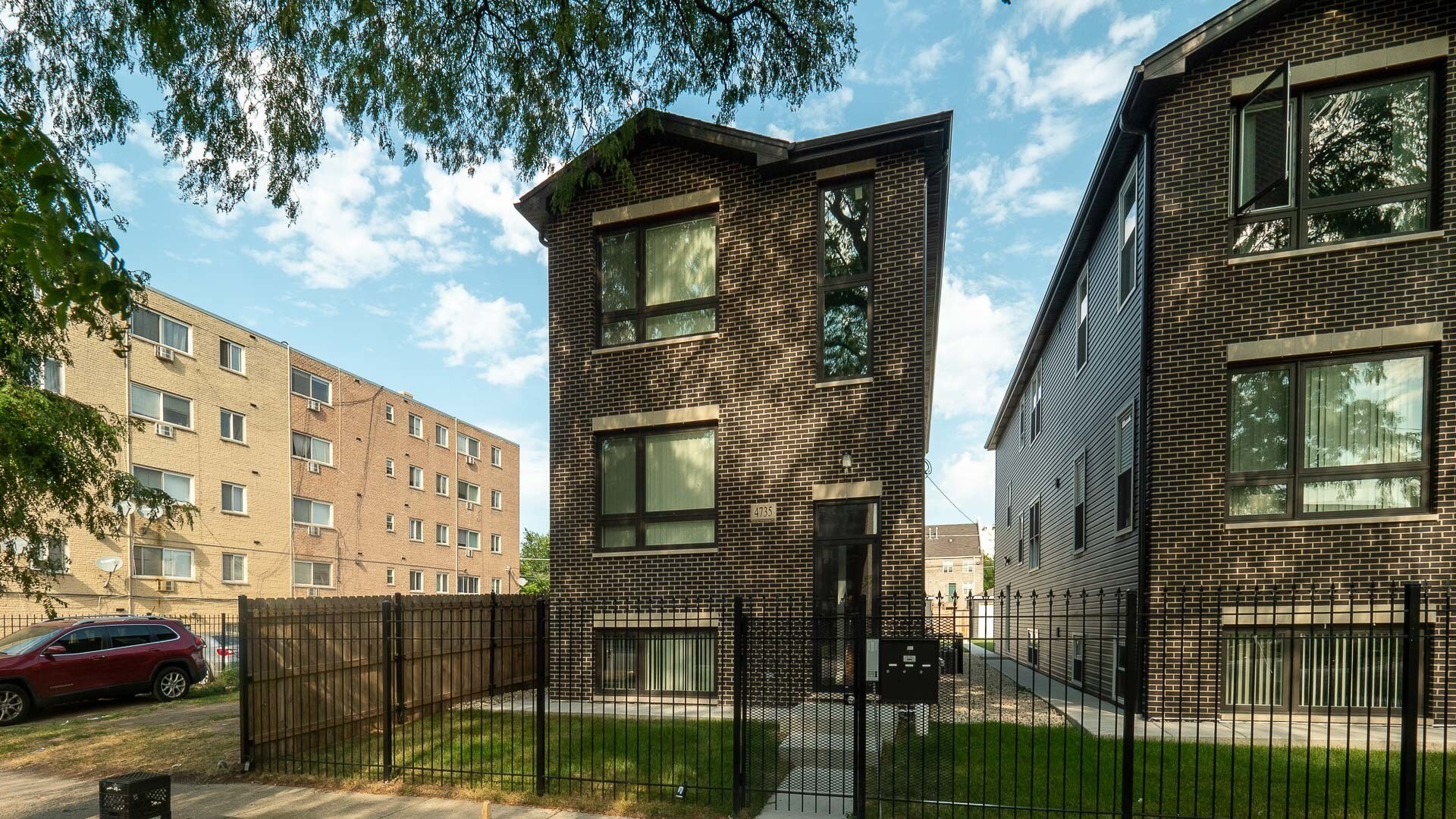 Building Photo - 4735 S Michigan Ave