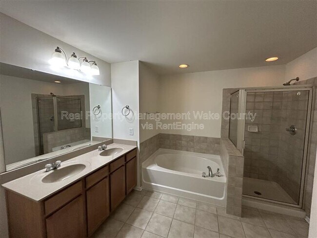 Building Photo - 119 Longchamp Ln