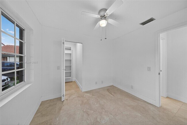 Building Photo - 1545 Springside Dr