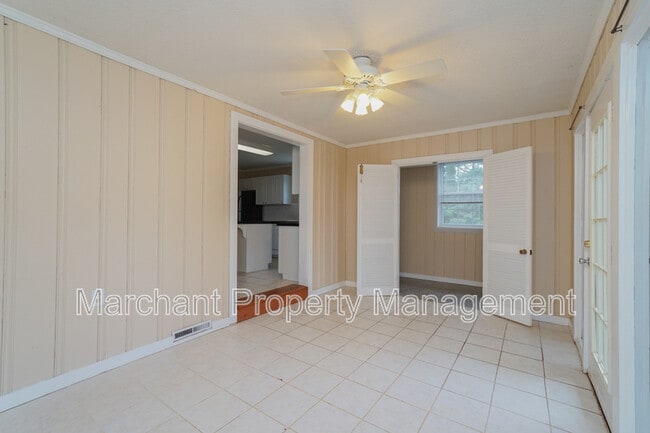 Building Photo - 120 Grove Rd