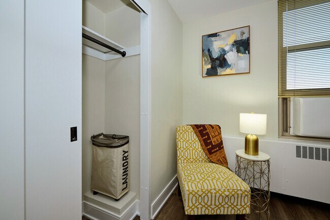 Building Photo - 3950 N Lake Shore Dr