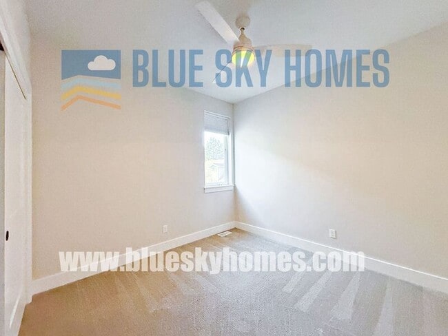 Building Photo - 3273 S Yorktown Ln