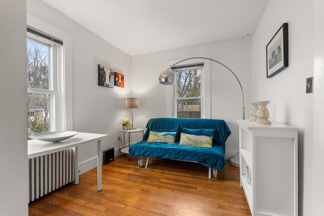 Building Photo - Winter Rental:  Helena House - Utilities Included & Dog-friendly!