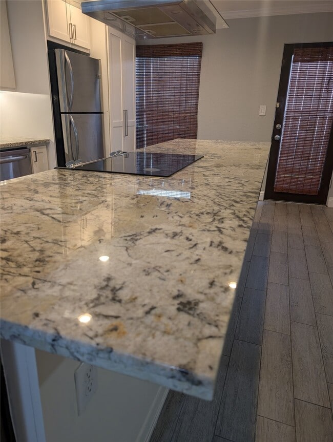 Building Photo - 2503 McCue Rd