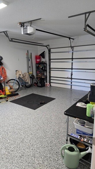 Building Photo - 670 Nobles St