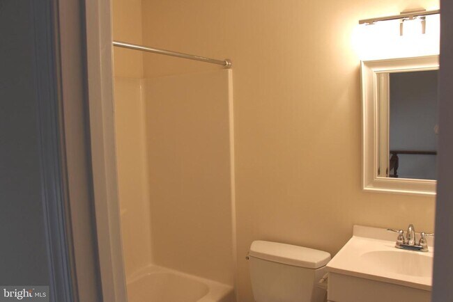Building Photo - 8638 Chester Ct