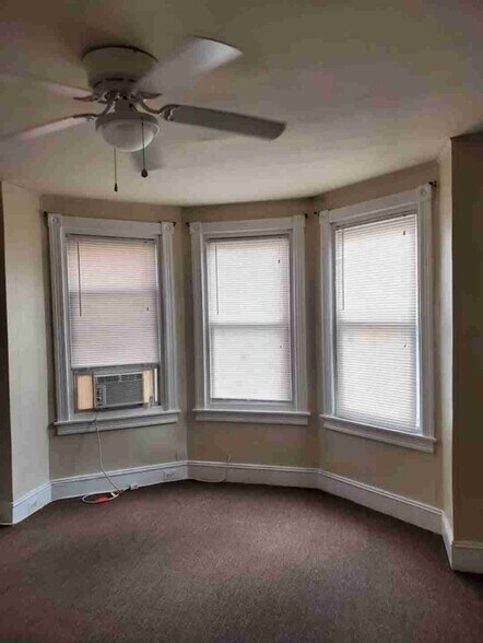 Primary Photo - 121 Pusey Ave