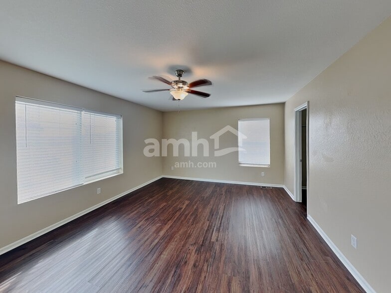 Building Photo - 19904 Robins Dr