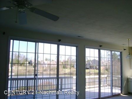 Building Photo - 3 br, 2.5 bath House - 110 Water's Edge Drive