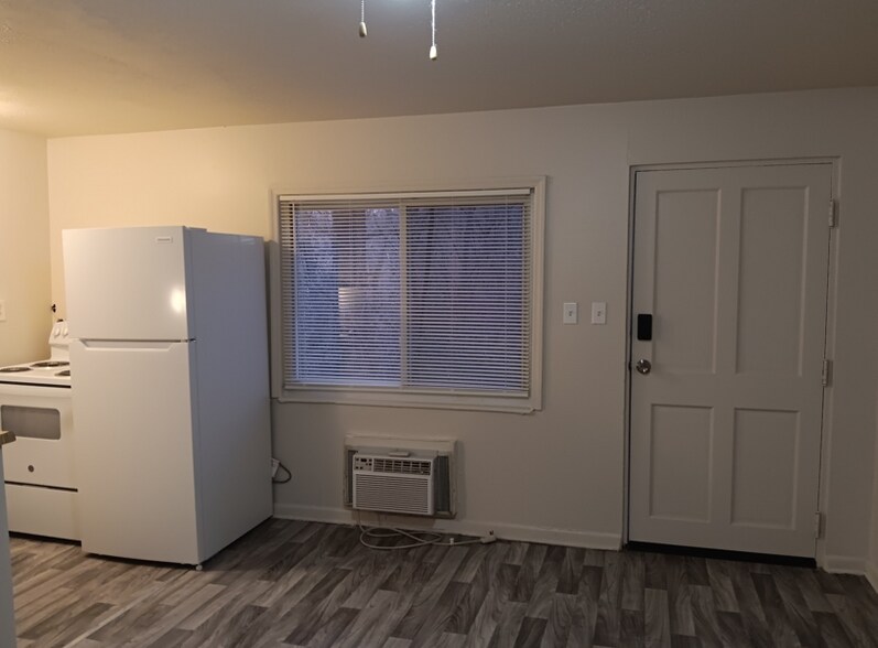 Building Photo - 5808 Stieren Dr