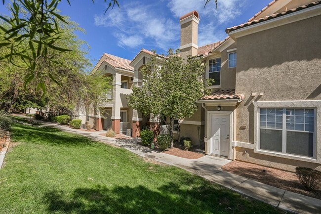 Building Photo - Beautiful 2 bedroom condo-North Las Vegas